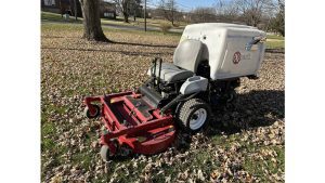 Used  Exmark Navigator zero turn mower, 48'' deck, low hours, NVS730AKC48000